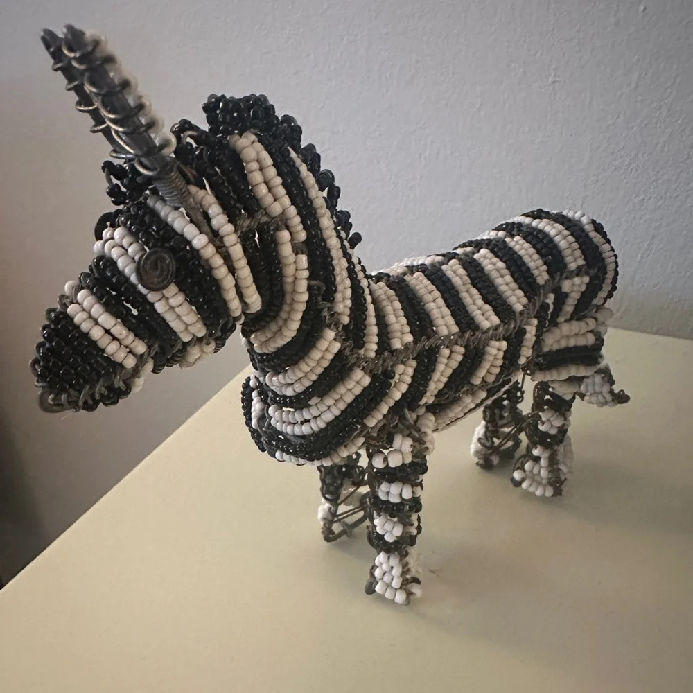 Handmade beaded wire zebra sculpture - Picture 3 of 6